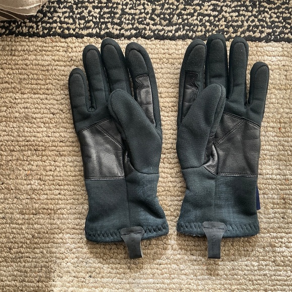 Arc teryx Gloves - Picture 2 of 4
